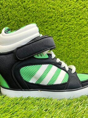 Adidas Amberlight Up Womens Size 7.5 Green Black White Athletic Shoes Sneakers